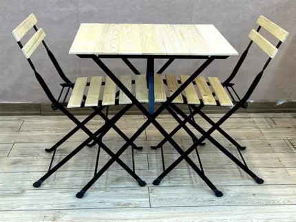 میز و صندلی تاشو مدل موتی، طراحی شده توسط IKEA،برای استفاده در تراس‌ها و فضاهای باز ساخته شده است.ست میز و صندلی کوچک و جمع و جوری دارای استقامت بالا و سبک. قابلیت تاشو ، استفاده آسان و نگهداری در فضاهای کم جا .